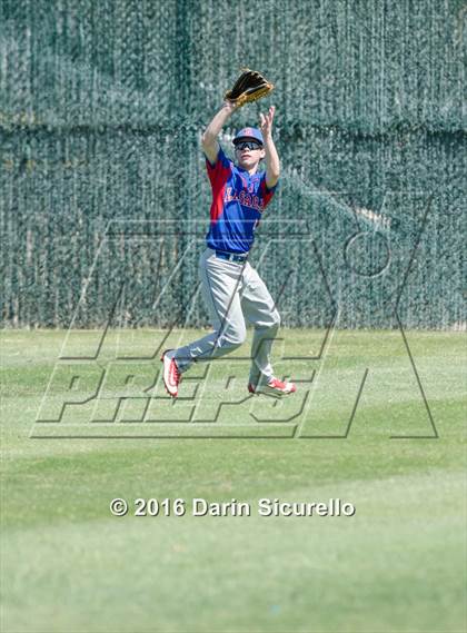 Thumbnail 1 in Highlands Ranch vs. La Salle (Coach Bob National Invitational) photogallery.