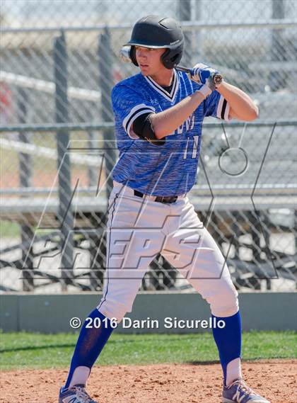 Thumbnail 3 in Highlands Ranch vs. La Salle (Coach Bob National Invitational) photogallery.