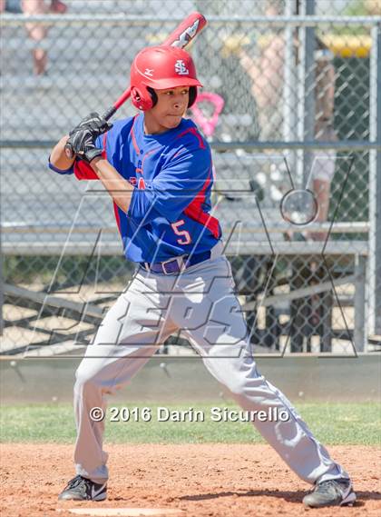 Thumbnail 3 in Highlands Ranch vs. La Salle (Coach Bob National Invitational) photogallery.