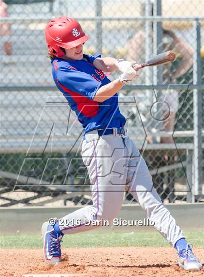 Thumbnail 2 in Highlands Ranch vs. La Salle (Coach Bob National Invitational) photogallery.