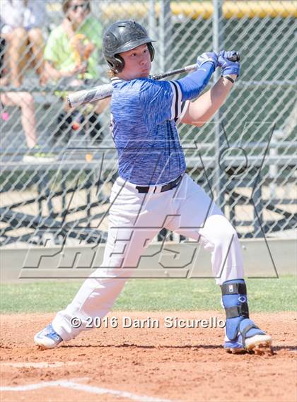 Thumbnail 2 in Highlands Ranch vs. La Salle (Coach Bob National Invitational) photogallery.