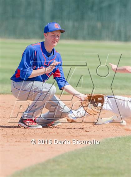 Thumbnail 1 in Highlands Ranch vs. La Salle (Coach Bob National Invitational) photogallery.