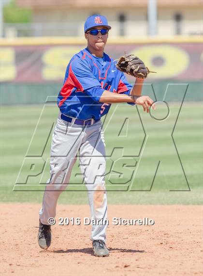 Thumbnail 1 in Highlands Ranch vs. La Salle (Coach Bob National Invitational) photogallery.