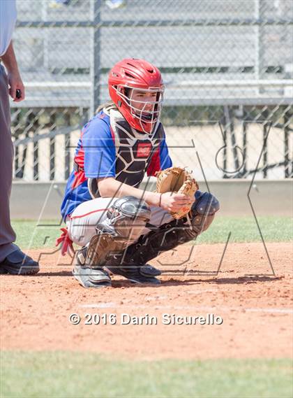 Thumbnail 2 in Highlands Ranch vs. La Salle (Coach Bob National Invitational) photogallery.