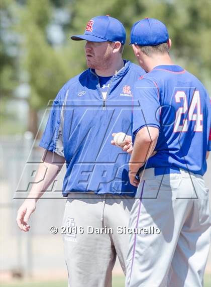 Thumbnail 1 in Highlands Ranch vs. La Salle (Coach Bob National Invitational) photogallery.