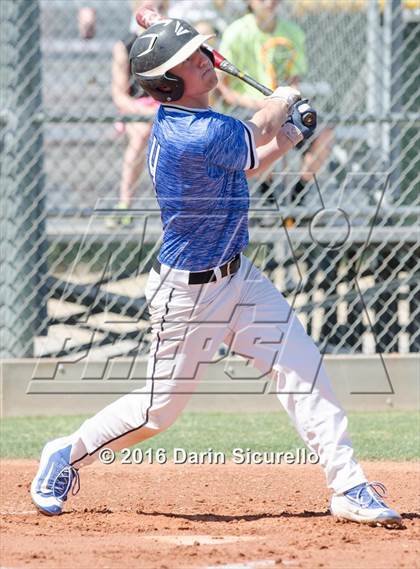 Thumbnail 2 in Highlands Ranch vs. La Salle (Coach Bob National Invitational) photogallery.