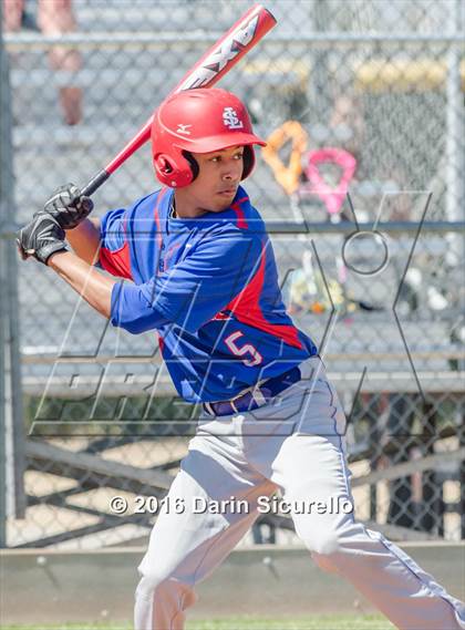 Thumbnail 2 in Highlands Ranch vs. La Salle (Coach Bob National Invitational) photogallery.
