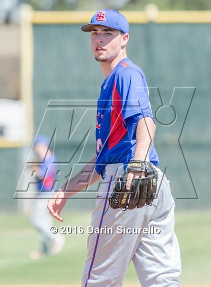 Thumbnail 2 in Highlands Ranch vs. La Salle (Coach Bob National Invitational) photogallery.