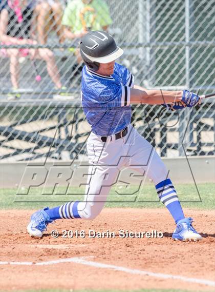 Thumbnail 3 in Highlands Ranch vs. La Salle (Coach Bob National Invitational) photogallery.