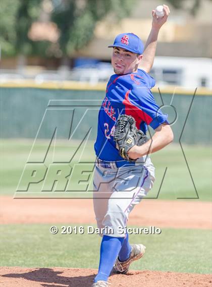 Thumbnail 3 in Highlands Ranch vs. La Salle (Coach Bob National Invitational) photogallery.