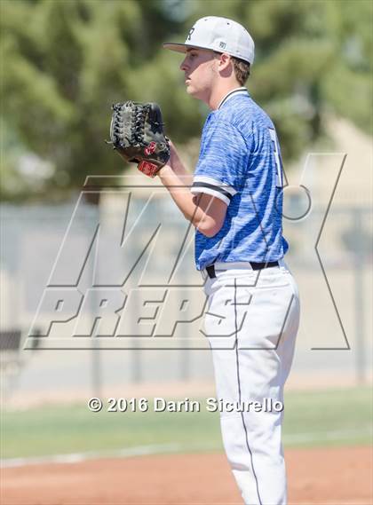 Thumbnail 2 in Highlands Ranch vs. La Salle (Coach Bob National Invitational) photogallery.