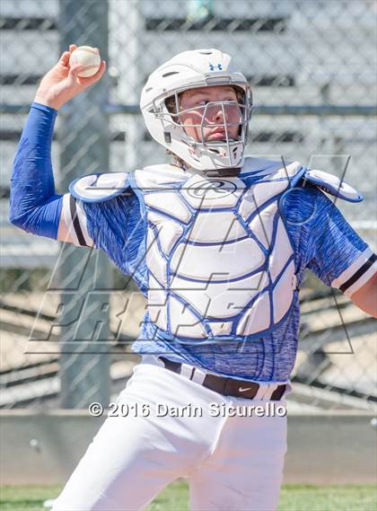 Thumbnail 3 in Highlands Ranch vs. La Salle (Coach Bob National Invitational) photogallery.