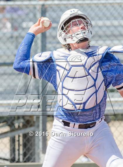 Thumbnail 3 in Highlands Ranch vs. La Salle (Coach Bob National Invitational) photogallery.