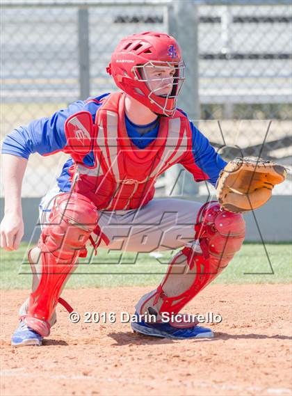 Thumbnail 3 in Highlands Ranch vs. La Salle (Coach Bob National Invitational) photogallery.