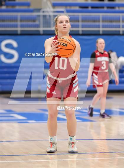 Thumbnail 2 in Bishop McGuinness vs. Holland Hall photogallery.