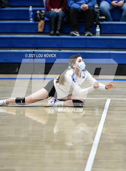 Thumbnail 2 in JV: Los Alamos @ St. Michael's photogallery.