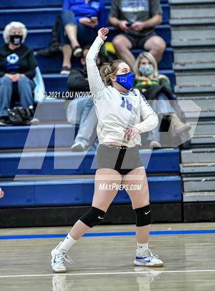Thumbnail 3 in JV: Los Alamos @ St. Michael's photogallery.