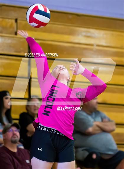 Thumbnail 1 in Eureka vs Lincoln (Yerington Tournament) photogallery.