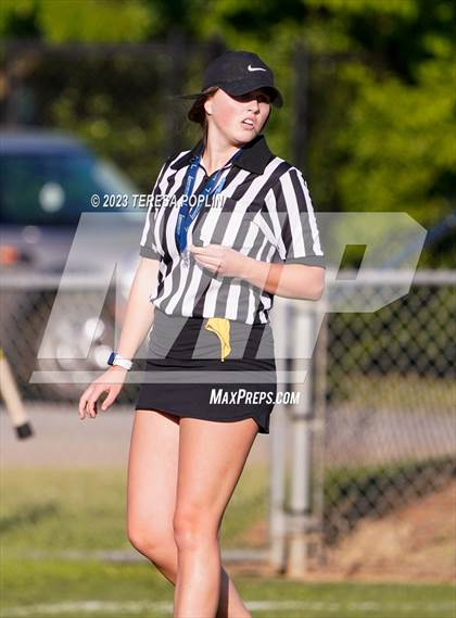 Thumbnail 3 in J.L. Mann vs. Boiling Springs (SCHSL 5A Playoff Round 1) photogallery.