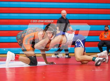 Thumbnail 2 in NIAA 4A Quarterfinals photogallery.