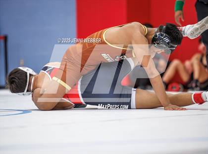 Thumbnail 2 in NIAA 4A Quarterfinals photogallery.