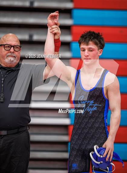 Thumbnail 3 in NIAA 4A Quarterfinals photogallery.