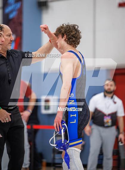 Thumbnail 3 in NIAA 4A Quarterfinals photogallery.