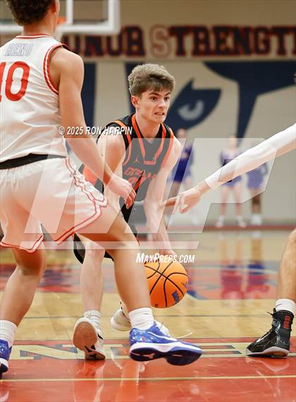 Thumbnail 1 in Douglas @ Reno photogallery.