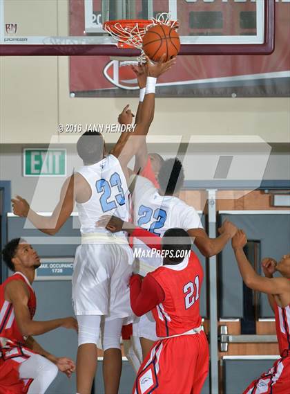 Thumbnail 2 in Redondo Union vs. Canyon Springs (Rancho Mirage Holiday Invitational) photogallery.