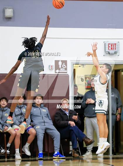 Thumbnail 1 in Notre Dame (SO) vs St Francis photogallery.
