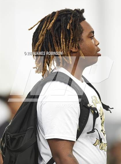 Thumbnail 1 in Bartram Trail vs Oakleaf (Jaguars Preseason Classic) photogallery.