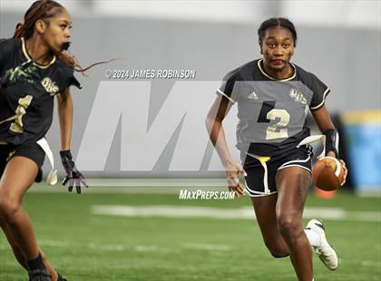 Thumbnail 2 in Bartram Trail vs Oakleaf (Jaguars Preseason Classic) photogallery.