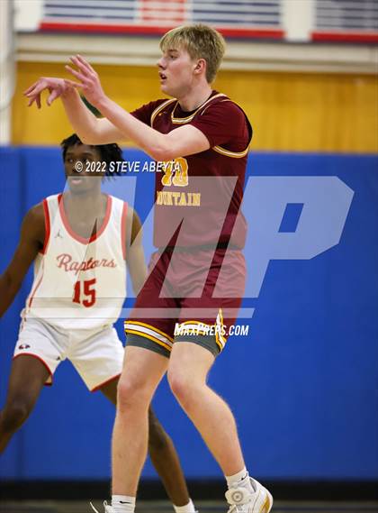 Thumbnail 2 in Eaglecrest vs Rocky Mountain (Cherry Creek High School) photogallery.