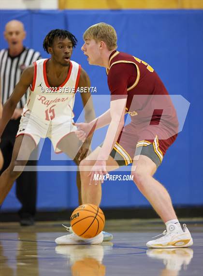 Thumbnail 3 in Eaglecrest vs Rocky Mountain (Cherry Creek High School) photogallery.