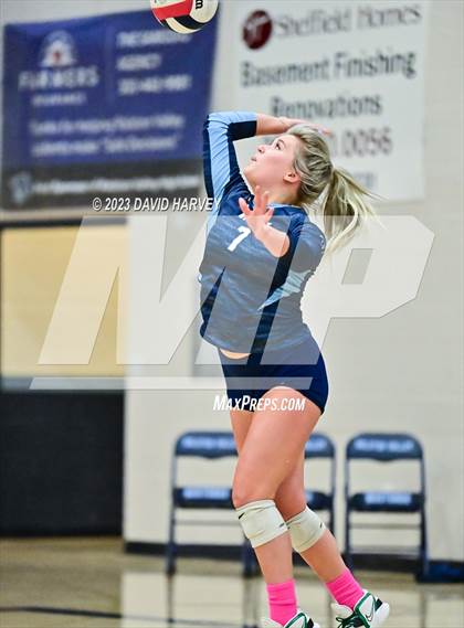 Thumbnail 2 in Valor vs Ralston Valley photogallery.