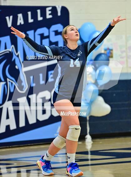 Thumbnail 2 in Valor vs Ralston Valley photogallery.