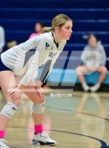 Thumbnail 3 in Valor vs Ralston Valley photogallery.