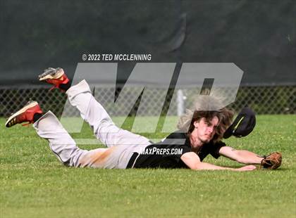 Thumbnail 3 in Two Rivers vs Dover (3A-5 District 1st round) photogallery.