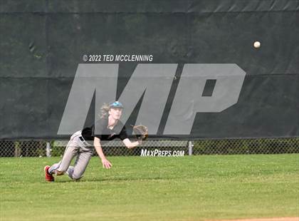 Thumbnail 3 in Two Rivers vs Dover (3A-5 District 1st round) photogallery.