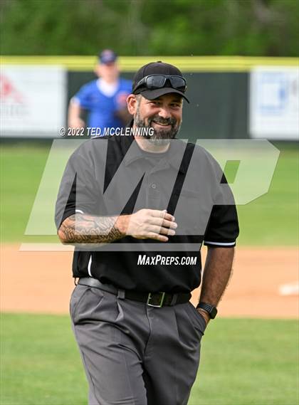 Thumbnail 3 in Two Rivers vs Dover (3A-5 District 1st round) photogallery.