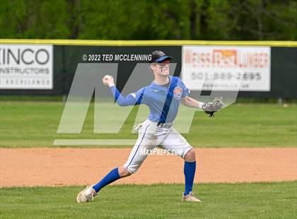 Thumbnail 3 in Two Rivers vs Dover (3A-5 District 1st round) photogallery.