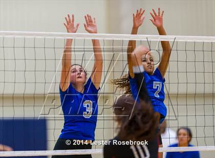 Thumbnail 1 in Stevens vs. Jay photogallery.