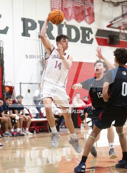 Thumbnail 2 in Los Altos vs. Esperanza (Savanna Tournament) photogallery.