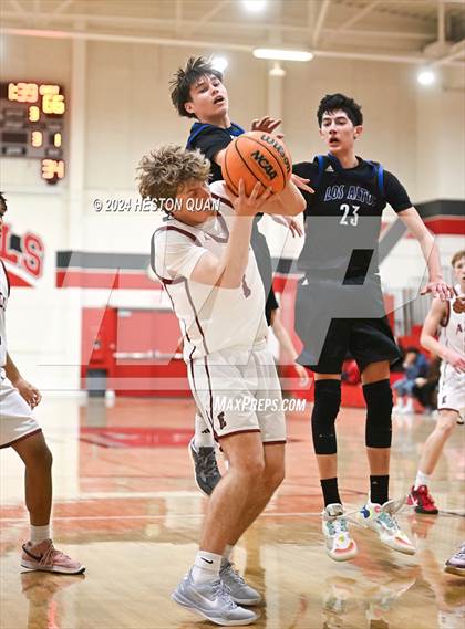 Thumbnail 2 in Los Altos vs. Esperanza (Savanna Tournament) photogallery.