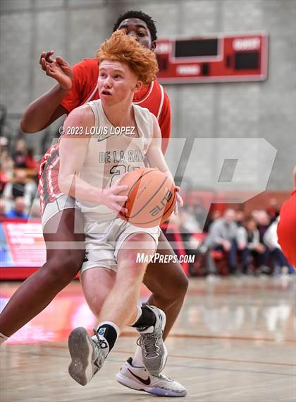 Thumbnail 1 in De La Salle vs. Harvard-Westlake (Nike Extravaganza) photogallery.