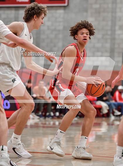Thumbnail 1 in De La Salle vs. Harvard-Westlake (Nike Extravaganza) photogallery.