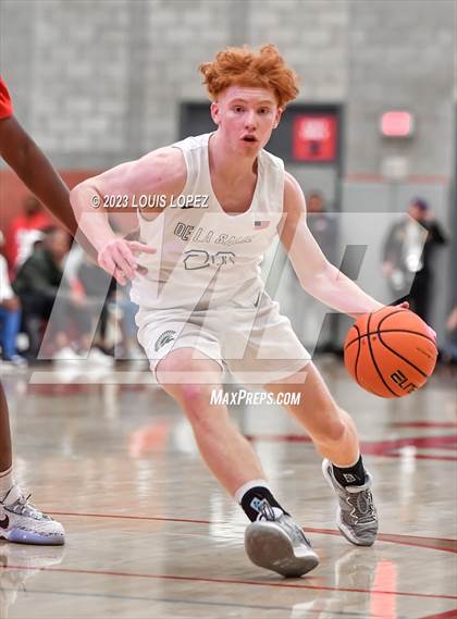 Thumbnail 2 in De La Salle vs. Harvard-Westlake (Nike Extravaganza) photogallery.