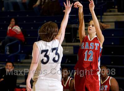 Thumbnail 2 in Eagle River vs. East photogallery.