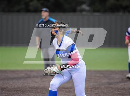 Thumbnail 3 in John Paul II vs. Dallas Christian photogallery.
