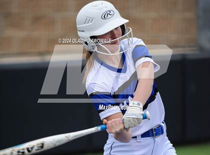 Thumbnail 1 in John Paul II vs. Dallas Christian photogallery.